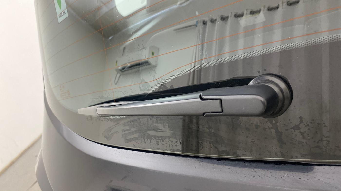 2023 Tata Safari XZA PLUS O DARK EDITION, Diesel, Automatic, 32,661 km, Rear Wiper