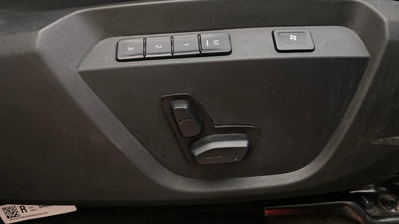 2023 Tata Safari XZA PLUS O DARK EDITION, Diesel, Automatic, 32,661 km, Driver Side Adjustment Panel