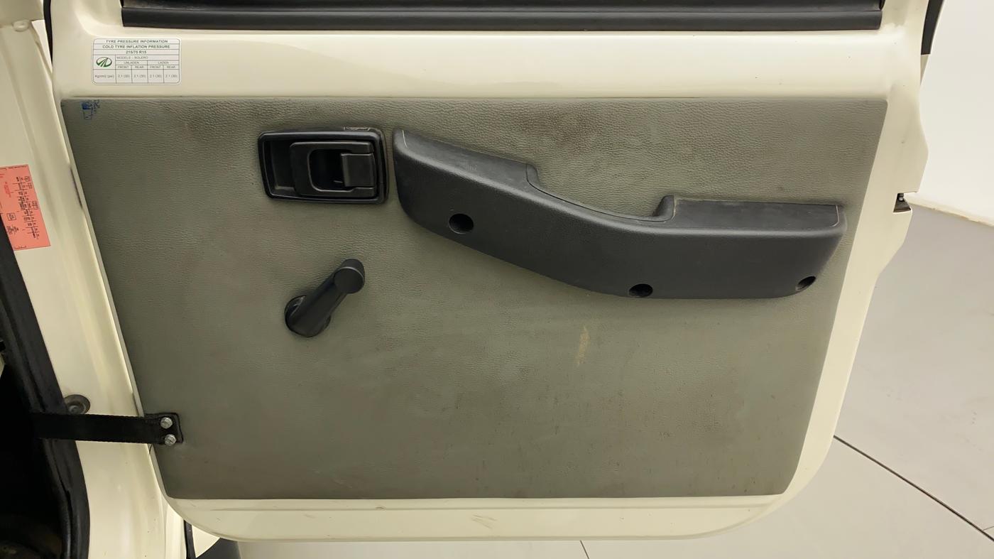 2022 Mahindra Bolero B4, Diesel, Manual, 60,148 km, Driver Side Door Panels Control