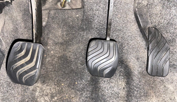 2016 Renault Kwid RXT 1.0, Petrol, Manual, 62,552 km, Pedals