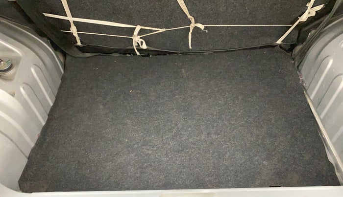 2016 Renault Kwid RXT 1.0, Petrol, Manual, 62,552 km, Boot Inside