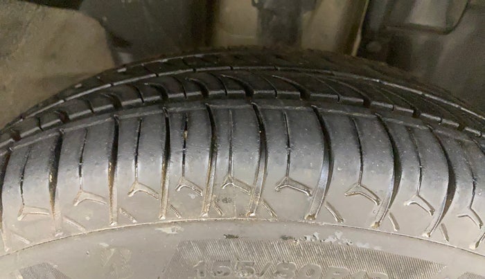 2016 Renault Kwid RXT 1.0, Petrol, Manual, 62,552 km, Right Front Tyre Tread