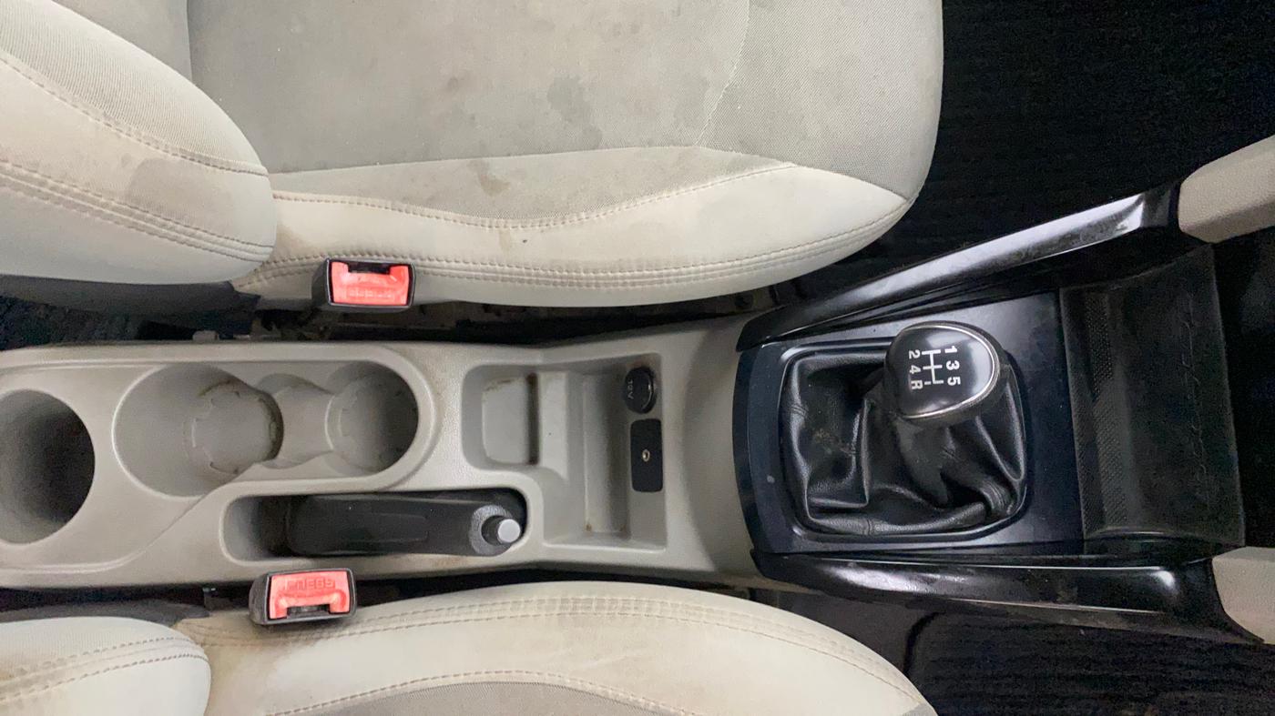 2016 Ford Ecosport TREND 1.5L DIESEL, Diesel, Manual, 1,00,892 km, Gear Lever