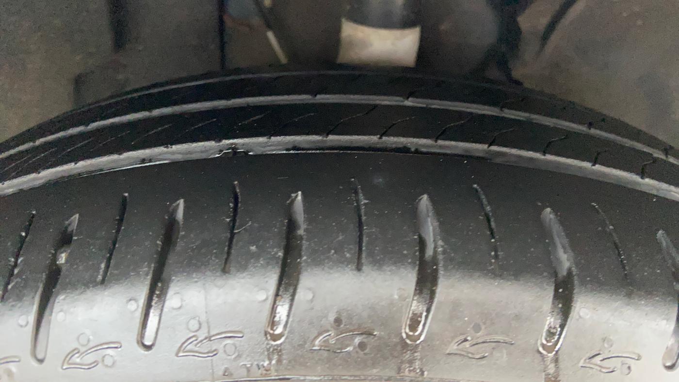 2024 Tata ALTROZ XM PLUS PETROL, Petrol, Manual, 8,236 km, Right Front Tyre Tread