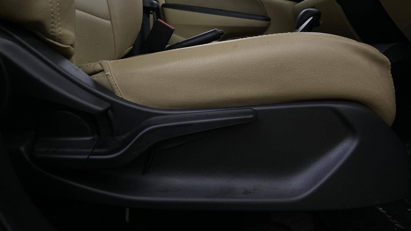 2023 Honda Amaze 1.2L I-VTEC VX CVT, Petrol, Automatic, 23,291 km, Driver Side Adjustment Panel