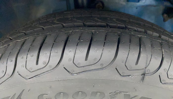 2013 Honda Brio S MT, Petrol, Manual, 76,756 km, Right Front Tyre Tread