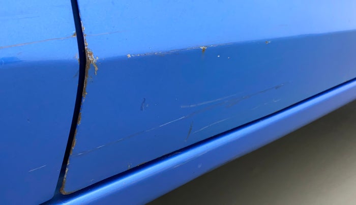2013 Honda Brio S MT, Petrol, Manual, 76,756 km, Driver-side door - Slightly rusted
