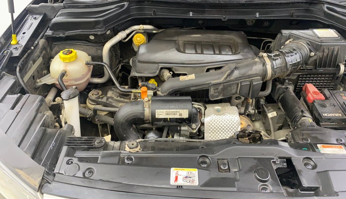 2023 Mahindra XUV300 W8 (O) 1.2 PETROL AMT, Petrol, Automatic, 23,516 km, Engine View - Right