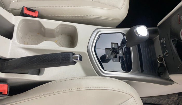 2023 Mahindra XUV300 W8 (O) 1.2 PETROL AMT, Petrol, Automatic, 23,516 km, Gear Lever