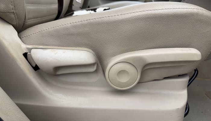 2015 Maruti Ertiga ZXI+, Petrol, Manual, 18,842 km, Driver Side Adjustment Panel