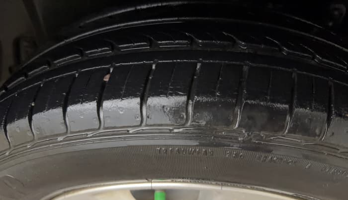 2015 Maruti Ertiga ZXI+, Petrol, Manual, 18,842 km, Left Rear Tyre Tread
