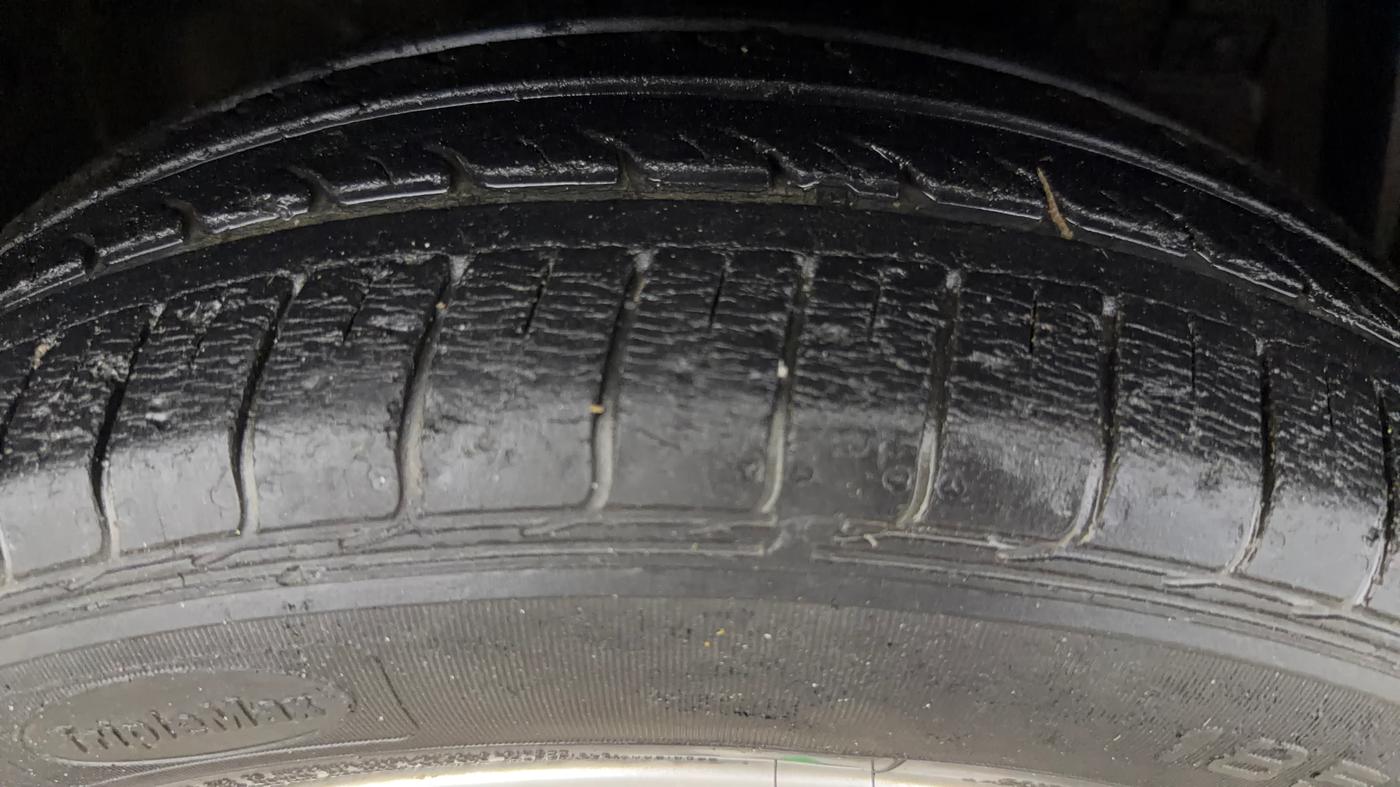 2015 Maruti Ertiga ZXI+, Petrol, Manual, 18,842 km, Right Front Tyre Tread