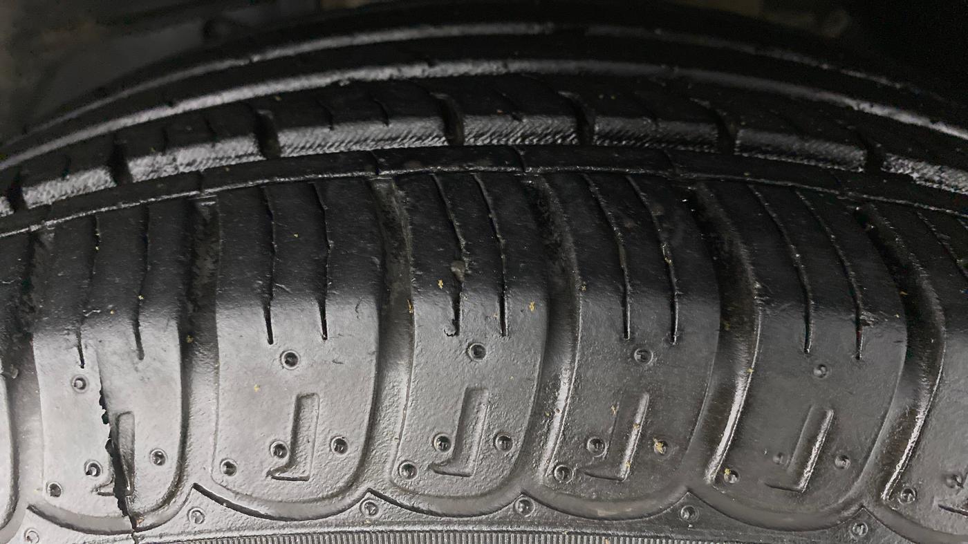 2019 Mahindra XUV500 W9 AT, Diesel, Automatic, 34,625 km, Left Front Tyre Tread