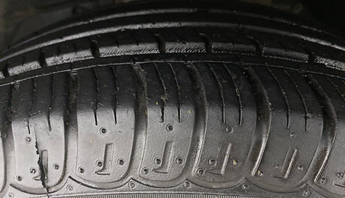 2019 Mahindra XUV500 W9 AT, Diesel, Automatic, 34,625 km, Left Front Tyre Tread
