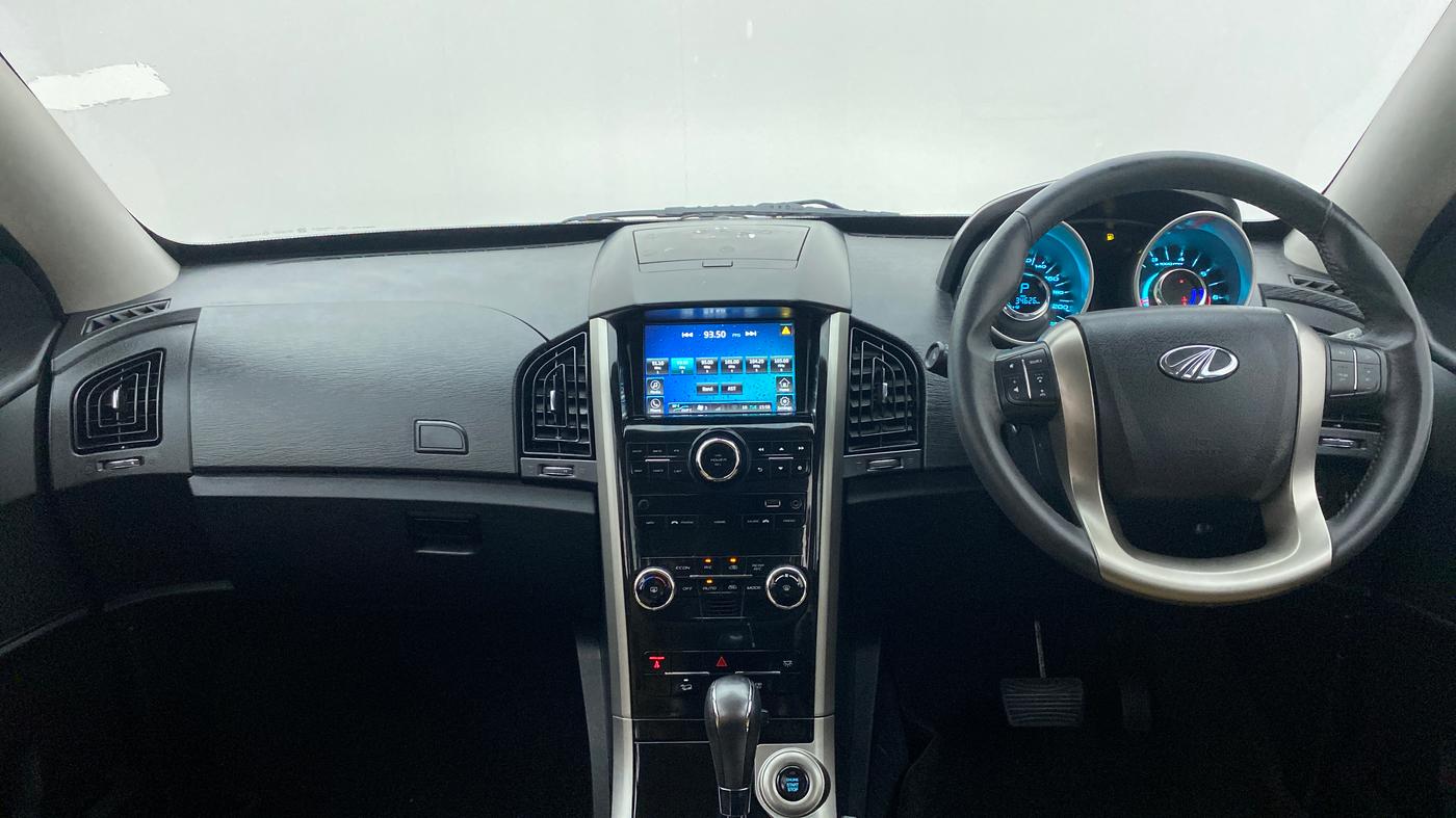 2019 Mahindra XUV500 W9 AT, Diesel, Automatic, 34,625 km, Dashboard