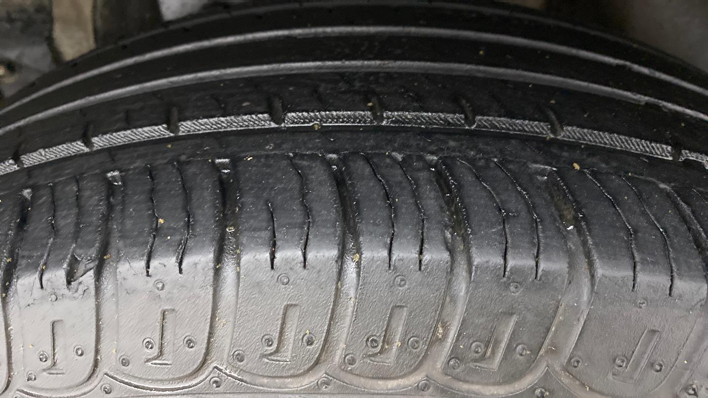 2019 Mahindra XUV500 W9 AT, Diesel, Automatic, 34,625 km, Right Rear Tyre Tread