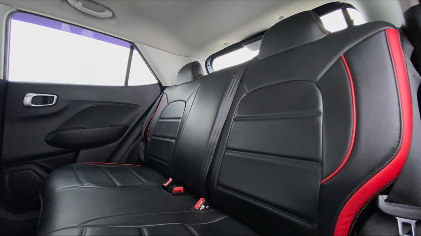 2020 Hyundai VENUE S MT 1.2 KAPPA, Petrol, Manual, 27,313 km, Right Side Rear Door Cabin