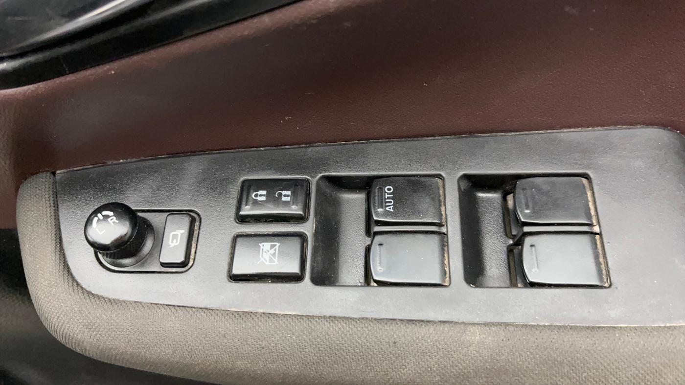 2024 Maruti Grand Vitara DELTA SMART HYBRID, Petrol, Manual, 48,030 km, Driver Side Door Panels Control