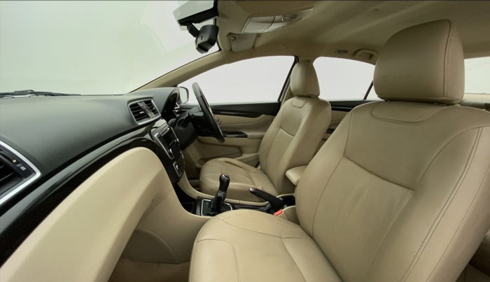 2015 Maruti Ciaz ZXI, Petrol, Manual, 45,748 km, Right Side Front Door Cabin