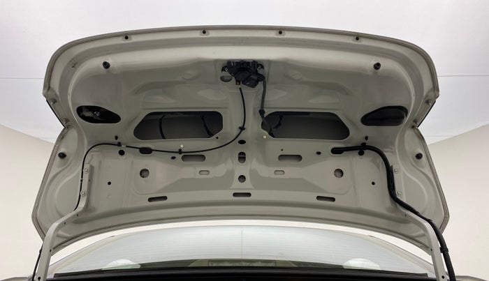 2015 Maruti Ciaz ZXI, Petrol, Manual, 45,748 km, Boot Door Open