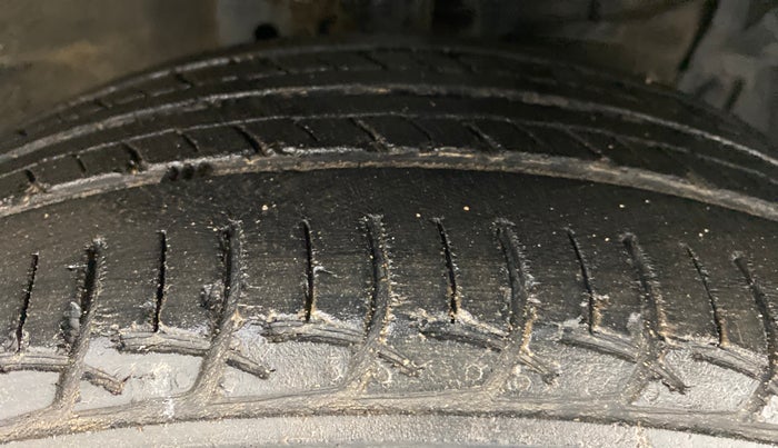 2015 Maruti Ciaz ZXI, Petrol, Manual, 45,748 km, Right Front Tyre Tread