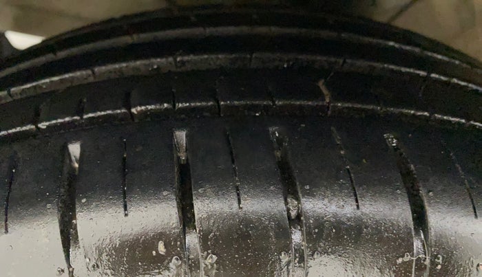 2019 Maruti Swift ZXI AMT, Petrol, Automatic, 22,388 km, Left Front Tyre Tread