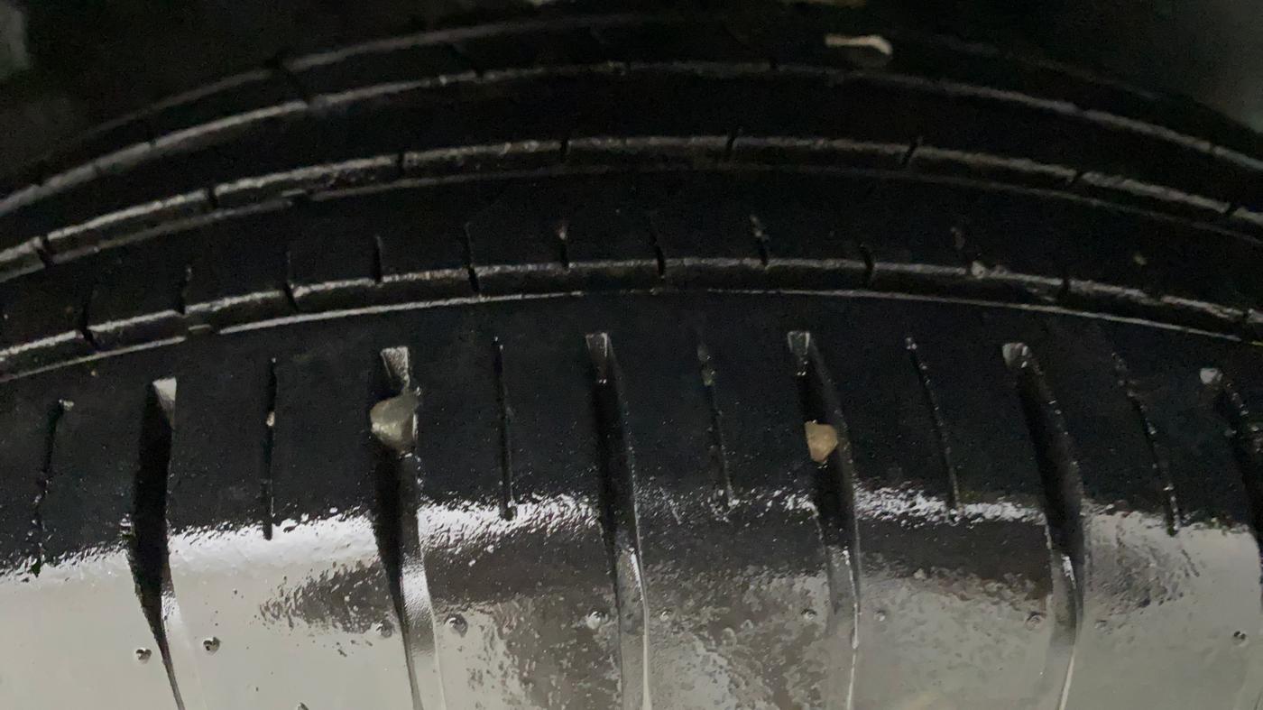 2019 Maruti Swift ZXI AMT, Petrol, Automatic, 22,388 km, Left Rear Tyre Tread