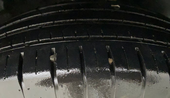 2019 Maruti Swift ZXI AMT, Petrol, Automatic, 22,388 km, Left Rear Tyre Tread