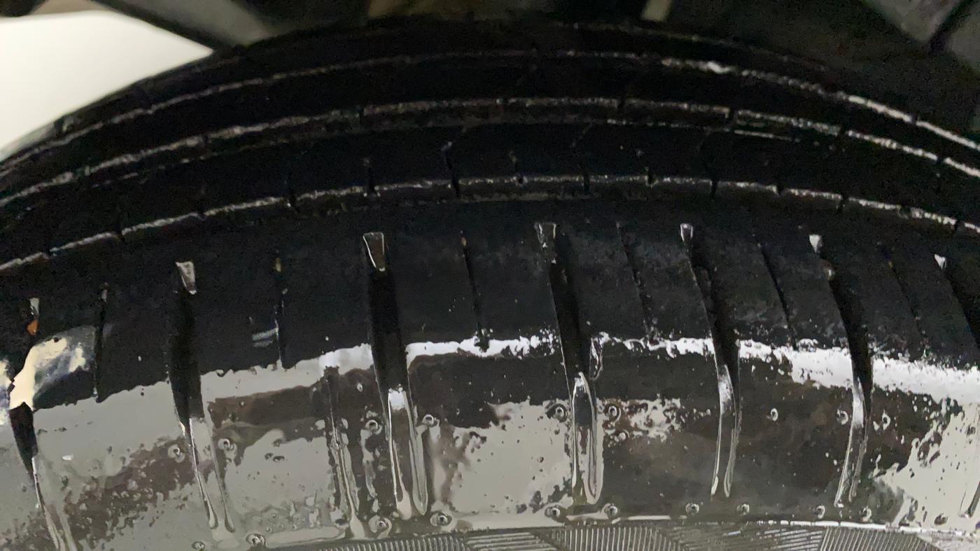 2019 Maruti Swift ZXI AMT, Petrol, Automatic, 22,388 km, Right Rear Tyre Tread
