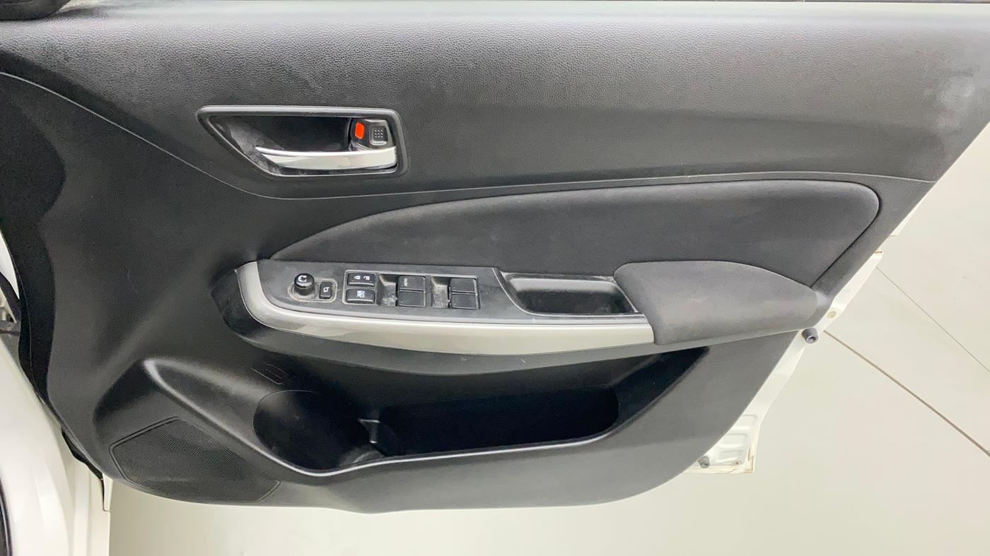 2019 Maruti Swift ZXI AMT, Petrol, Automatic, 22,388 km, Driver Side Door Panels Control