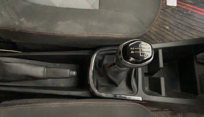 2021 Renault Kwid RXT 1.0 (O), Petrol, Manual, 33,625 km, Gear Lever