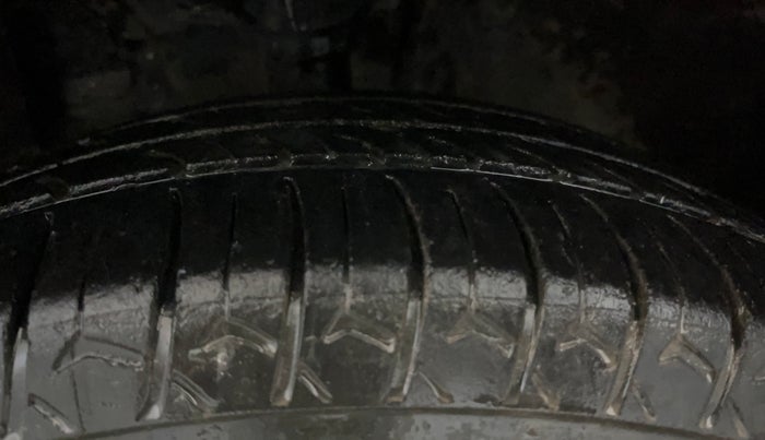 2015 Hyundai Elite i20 SPORTZ 1.2, Petrol, Manual, 70,461 km, Left Front Tyre Tread