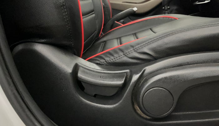 2015 Hyundai Elite i20 SPORTZ 1.2, Petrol, Manual, 70,461 km, Driver Side Adjustment Panel