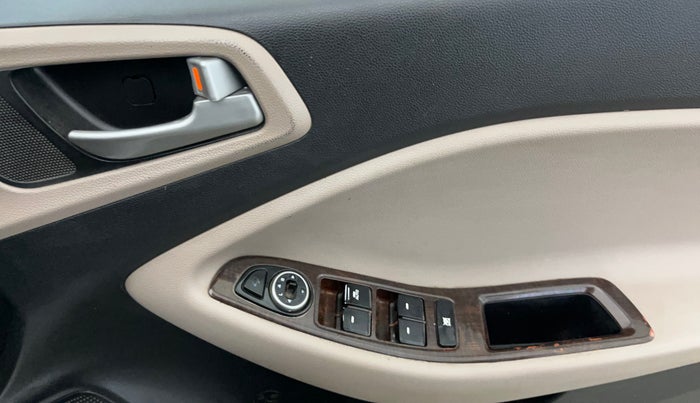 2015 Hyundai Elite i20 SPORTZ 1.2, Petrol, Manual, 70,461 km, Driver Side Door Panels Control