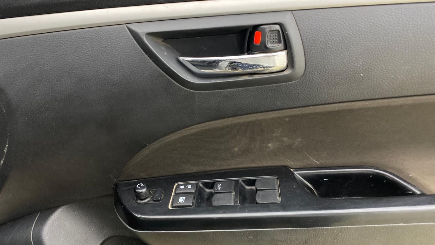 2017 Maruti Swift VXI, Petrol, Manual, 45,756 km, Driver Side Door Panels Control