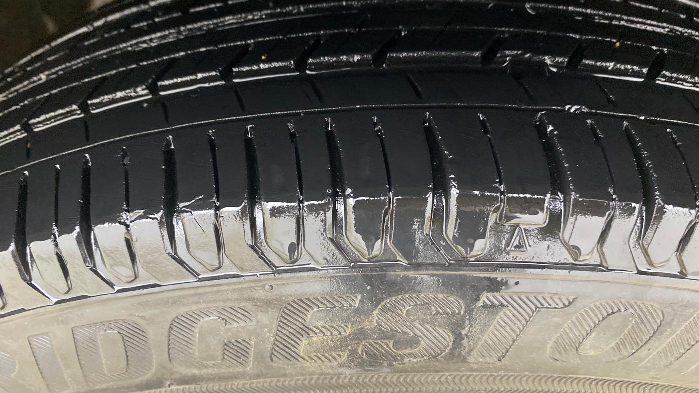 2017 Maruti Swift VXI, Petrol, Manual, 45,756 km, Right Front Tyre Tread