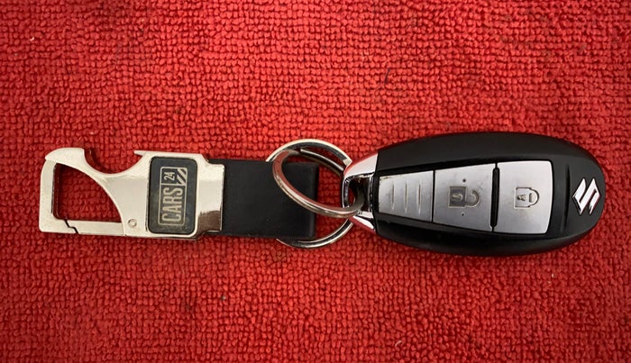 2015 Maruti Baleno ZETA PETROL 1.2, Petrol, Manual, 40,701 km, Key Close Up