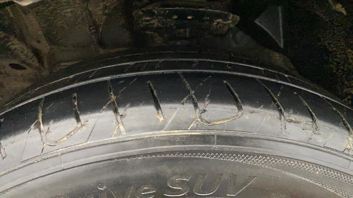 2019 Mahindra XUV300 W8 1.5 DIESEL, Diesel, Manual, 84,136 km, Left Front Tyre Tread
