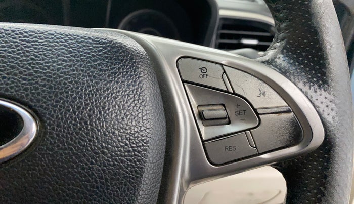2019 Mahindra XUV300 W8 1.5 DIESEL, Diesel, Manual, 84,079 km, Adaptive Cruise Control