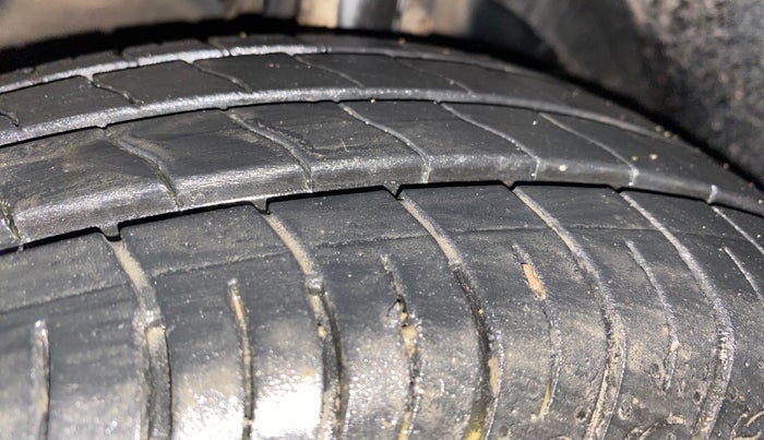 2019 Maruti Baleno DELTA DIESEL 1.3, Diesel, Manual, 93,790 km, Right Front Tyre Tread