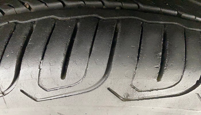 2021 Tata ALTROZ XT DIESEL, Diesel, Manual, 66,356 km, Right Front Tyre Tread