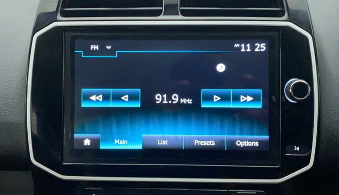 2022 Renault Kwid CLIMBER 1.0 AMT (O) DUAL TONE, Petrol, Automatic, 4,777 km, Infotainment System