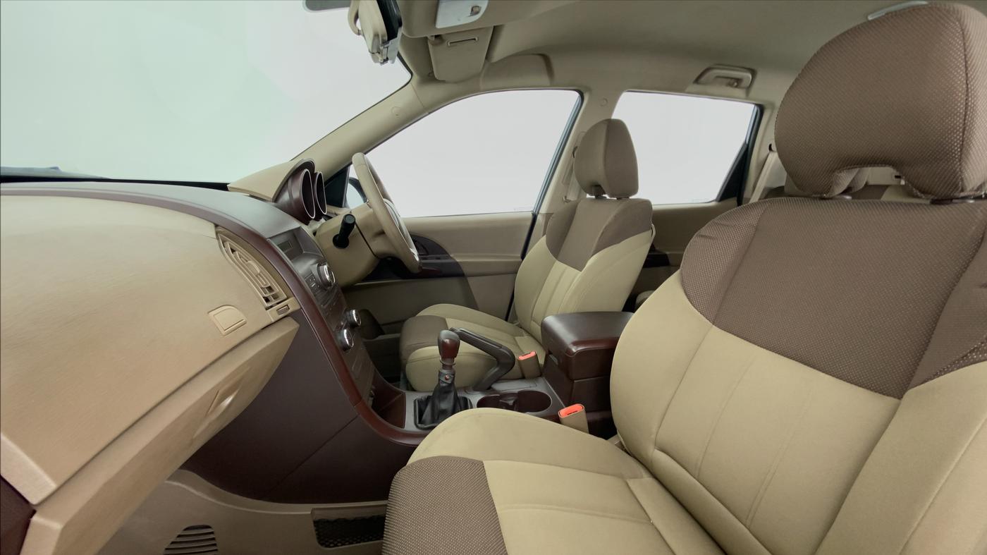 2015 Mahindra XUV500 W4, Diesel, Manual, 65,008 km, Right Side Front Door Cabin
