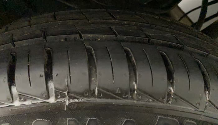 2022 Renault Kwid RXT 1.0 AMT (O), Petrol, Automatic, 2,063 km, Left Front Tyre Tread