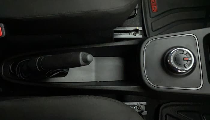 2022 Renault Kwid RXT 1.0 AMT (O), Petrol, Automatic, 2,063 km, Gear Lever