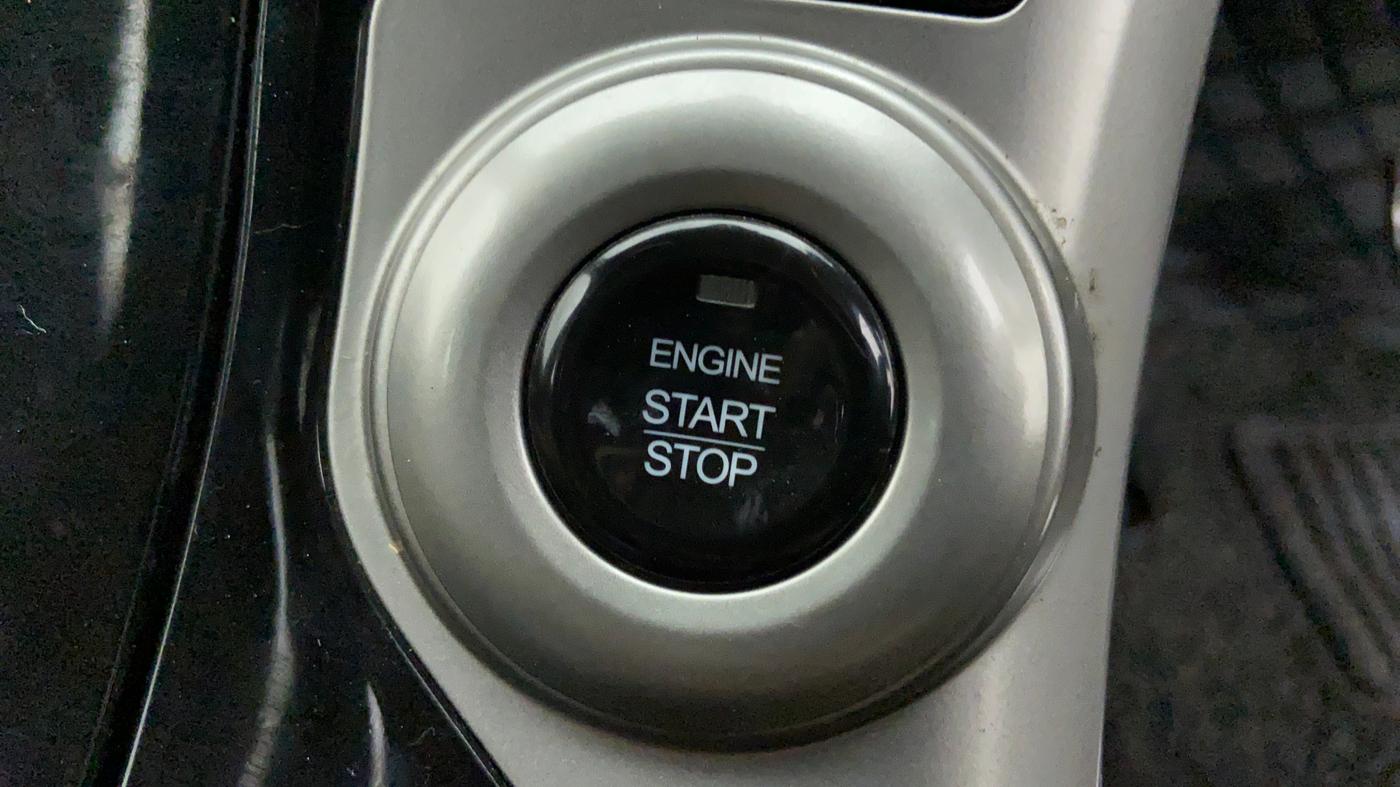 2019 Mahindra XUV500 W11 (O) AT, Diesel, Automatic, 37,939 km, Keyless Start/ Stop Button
