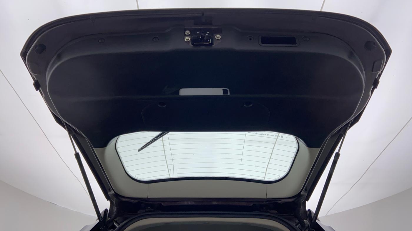 2019 Mahindra XUV500 W11 (O) AT, Diesel, Automatic, 37,939 km, Boot Door Open