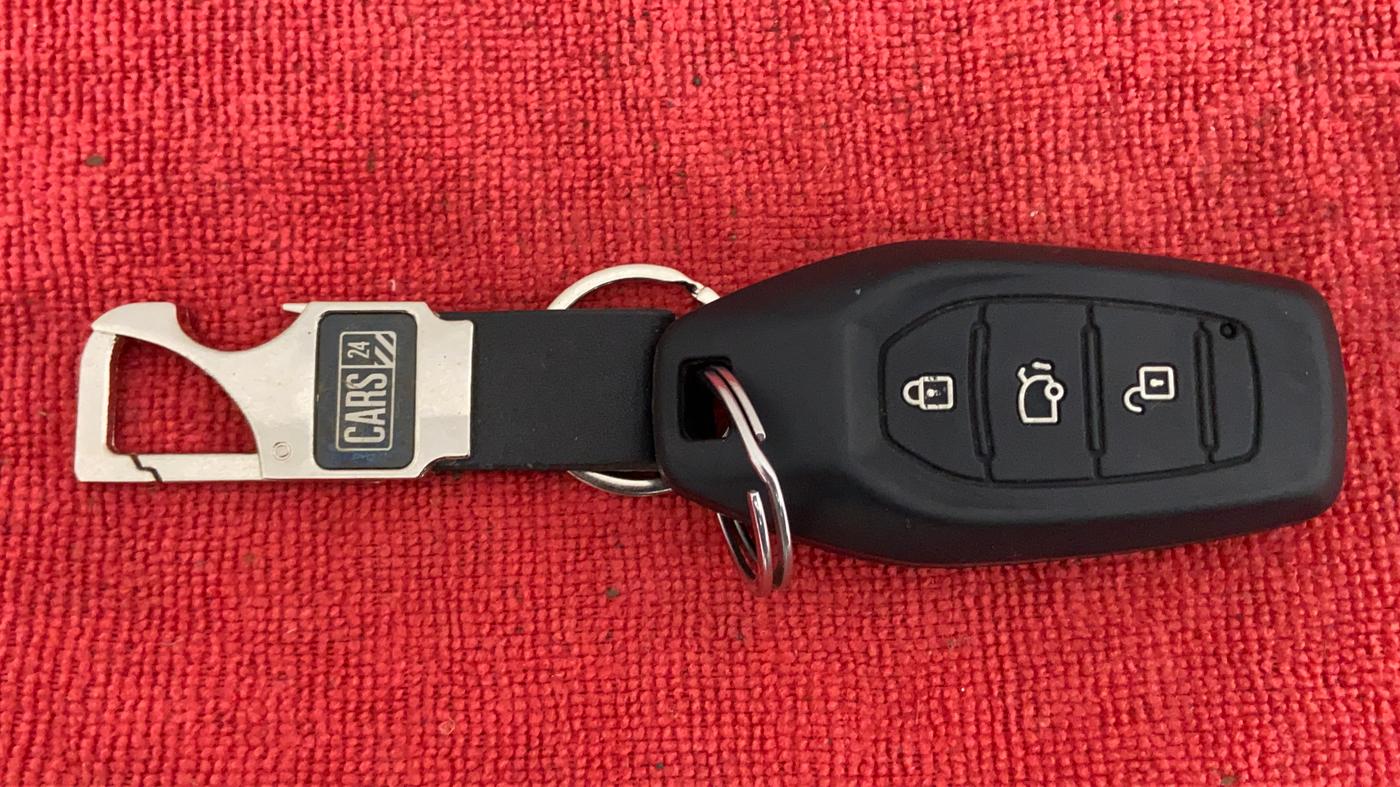 2019 Mahindra XUV500 W11 (O) AT, Diesel, Automatic, 37,939 km, Key Close Up