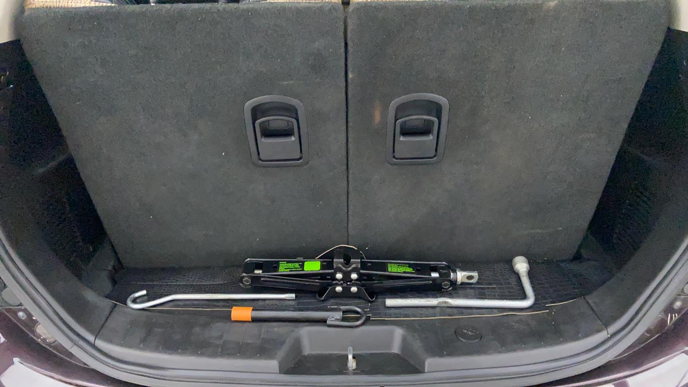 2019 Mahindra XUV500 W11 (O) AT, Diesel, Automatic, 37,939 km, Boot Inside