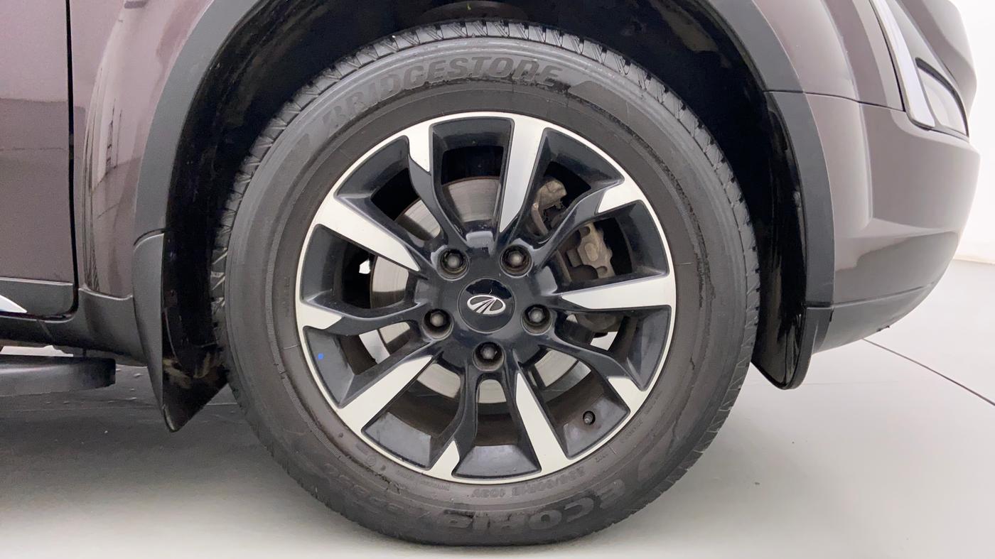 2019 Mahindra XUV500 W11 (O) AT, Diesel, Automatic, 37,939 km, Right Front Wheel